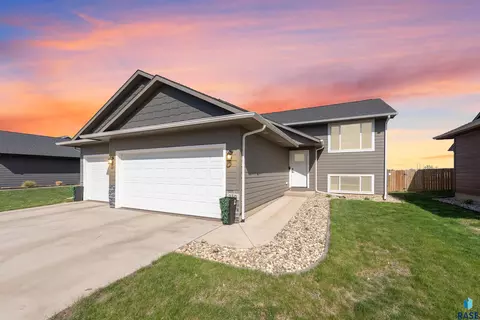 350 N Everest Ave, Tea, SD 57064
