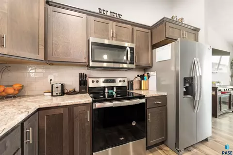 Kitchen - 350 N Everest Ave, Tea, SD 57064 photo 2 of 3