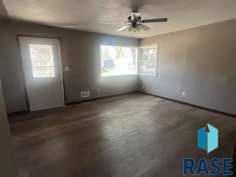 Living - 3100 E 17th St, Sioux Falls, SD 57103 photo 1 of 3