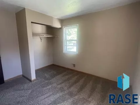 Bedroom - 3100 E 17th St, Sioux Falls, SD 57103 photo 2 of 2