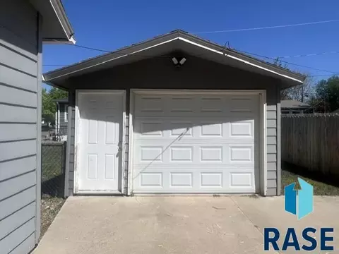 Other - 3100 E 17th St, Sioux Falls, SD 57103 photo 4 of 4