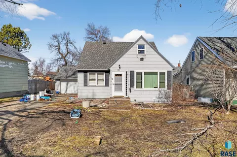 105 6th St W, Clear Lake, SD 57226