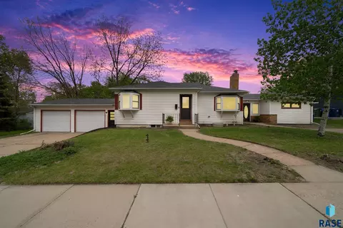 2312 S Phillips Ave, Sioux Falls, SD 57105