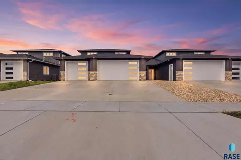 220 E Ivy Rd, Tea, SD 57064