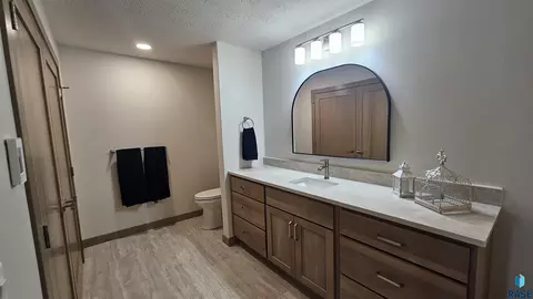 Bath - 2610 E Whisper Trl, Sioux Falls, SD 57108 photo 4 of 5