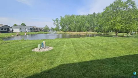 Exterior - 2610 E Whisper Trl, Sioux Falls, SD 57108 photo 4 of 4