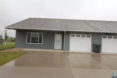 305 S Frank Ave #8, Garretson, SD 57030