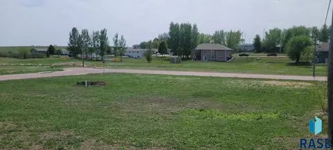 212 S Grant St, Humboldt, SD 57035