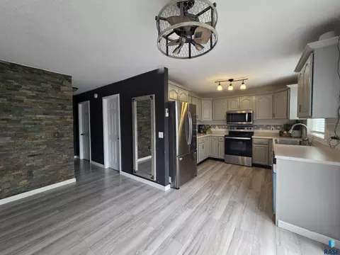 4409 W Antelope Dr, Sioux Falls, SD 57107