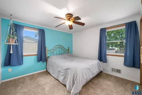 Bedroom - 1605 E 32nd St, Sioux Falls, SD 57105 photo 3 of 5