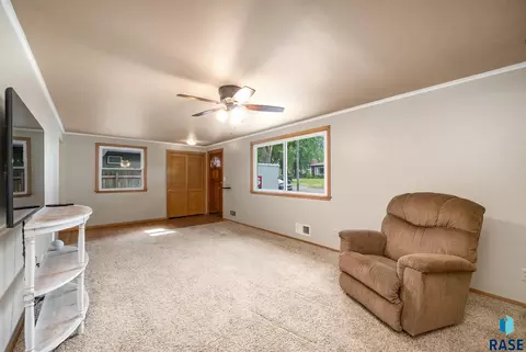 Living - 1605 E 32nd St, Sioux Falls, SD 57105 photo 3 of 3