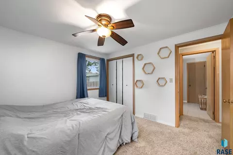 Bedroom - 1605 E 32nd St, Sioux Falls, SD 57105 photo 4 of 5
