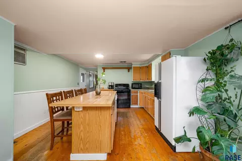 Kitchen - 1605 E 32nd St, Sioux Falls, SD 57105 photo 5 of 5