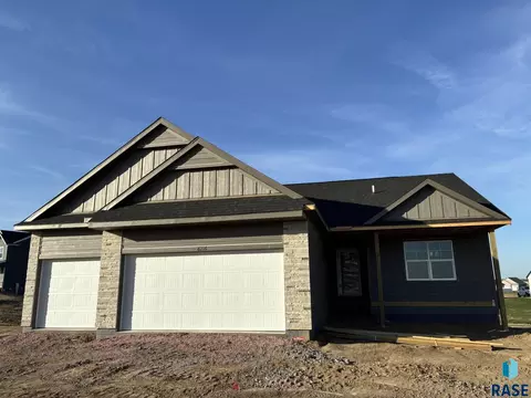 6216 W Goldberg Dr, Sioux Falls, SD 57107