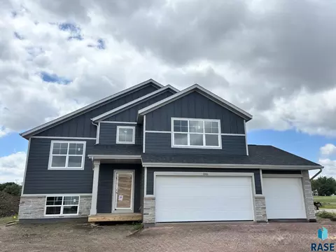1001 Estate St, Harrisburg, SD 57032
