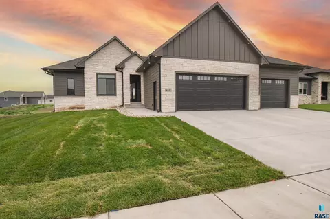 615 Highland St, Harrisburg, SD 57032