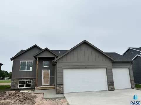 813 Estate St, Harrisburg, SD 57032