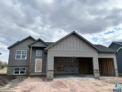 813 Estate St, Harrisburg, SD 57032