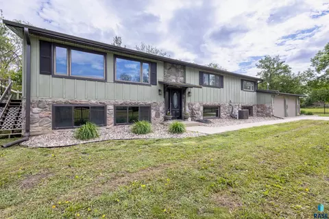 29594 472nd Ave, Beresford, SD 57004