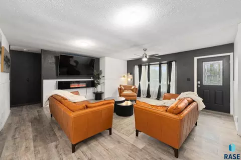 Living - 300 W Maple St, Tea, SD 57064 photo 2 of 3