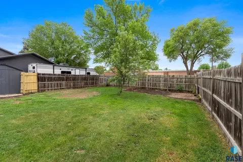 Exterior - 300 W Maple St, Tea, SD 57064 photo 9 of 12