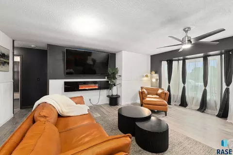 Living - 300 W Maple St, Tea, SD 57064 photo 1 of 3