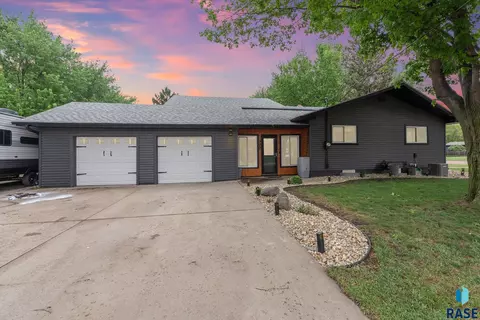 Exterior - 300 W Maple St, Tea, SD 57064 photo 2 of 12