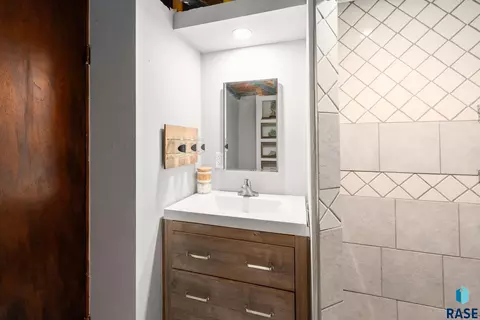 Bath - 300 W Maple St, Tea, SD 57064 photo 6 of 7