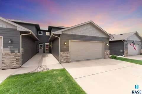 9007 W 32nd St, Sioux Falls, SD 57106