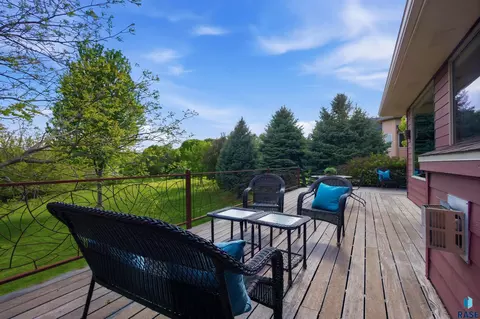 Exterior - 6811 E Split Rock Cir, Sioux Falls, SD 57110 photo 1 of 3