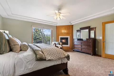 Bedroom - 6811 E Split Rock Cir, Sioux Falls, SD 57110 photo 2 of 5