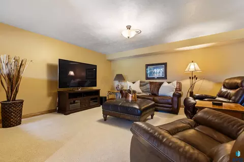 Living - 6811 E Split Rock Cir, Sioux Falls, SD 57110 photo 6 of 6