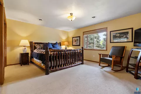 Bedroom - 6811 E Split Rock Cir, Sioux Falls, SD 57110 photo 4 of 5