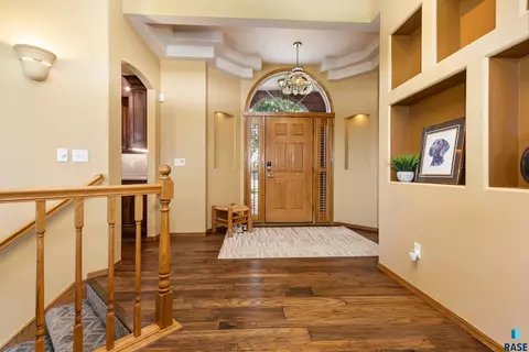 Entry Way - 6811 E Split Rock Cir, Sioux Falls, SD 57110 photo 1 of 1