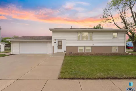 2709 W Brookings St, Sioux Falls, SD 57104