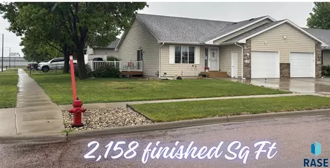 210 W Maple St, Harrisburg, SD 57032