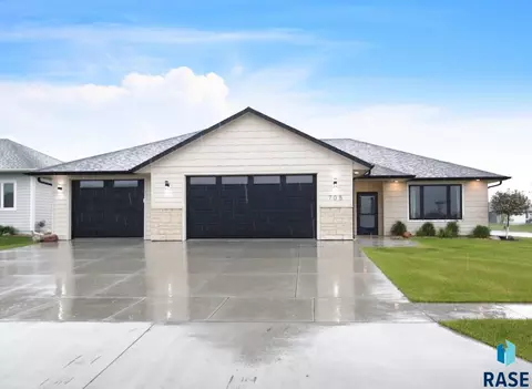 Exterior - 705 Quartzite Cir, Tea, SD 57064 photo 2 of 3
