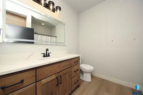 Bath - 705 Quartzite Cir, Tea, SD 57064 photo 2 of 2