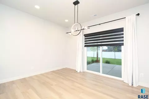Dining - 705 Quartzite Cir, Tea, SD 57064 photo 2 of 2