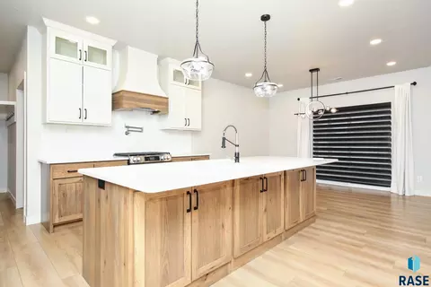 Kitchen - 705 Quartzite Cir, Tea, SD 57064 photo 7 of 8