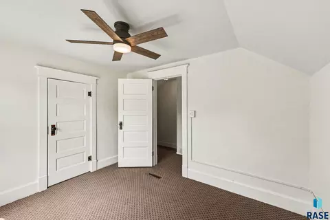 Bedroom - 23301 448th Ave, Madison, SD 57042 photo 5 of 7