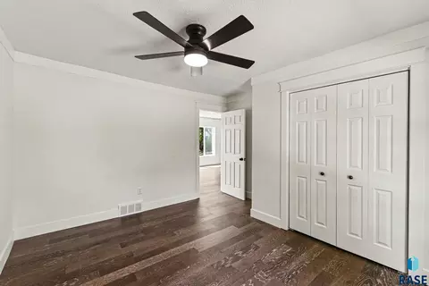 Bedroom - 23301 448th Ave, Madison, SD 57042 photo 1 of 7