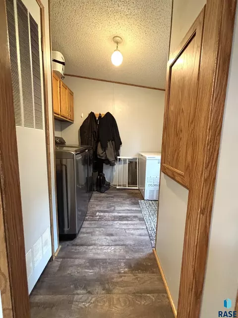 120 W 4th Ave, Miller, SD 57362 photo 23