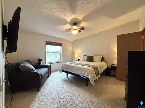120 W 4th Ave, Miller, SD 57362 photo 3
