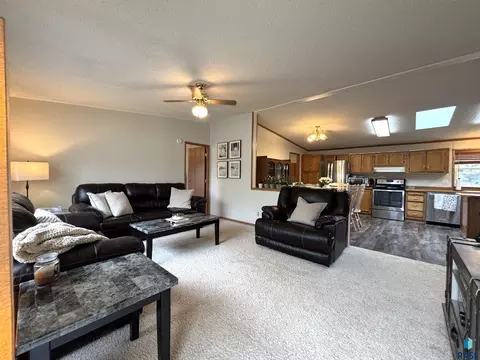 120 W 4th Ave, Miller, SD 57362 photo 2