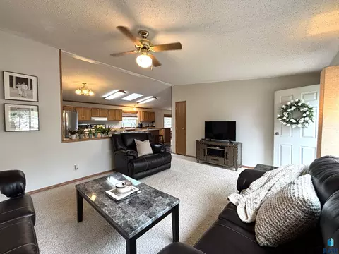 120 W 4th Ave, Miller, SD 57362 photo 8
