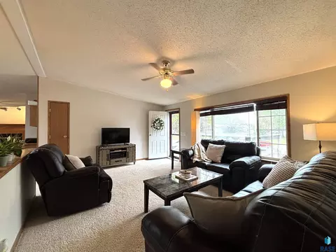 120 W 4th Ave, Miller, SD 57362 photo 7