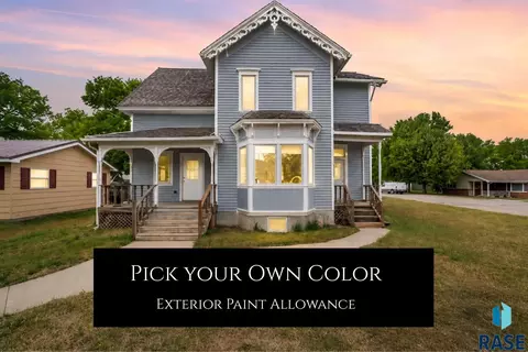 389 Walnut Ave, Parker, SD 57053