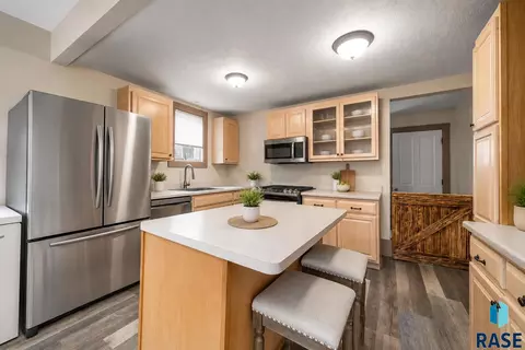 389 Walnut Ave, Parker, SD 57053