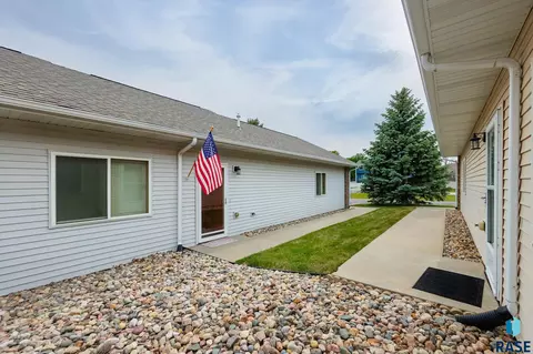 Exterior - 4502 E 49th St #3, Sioux Falls, SD 57110 photo 2 of 5